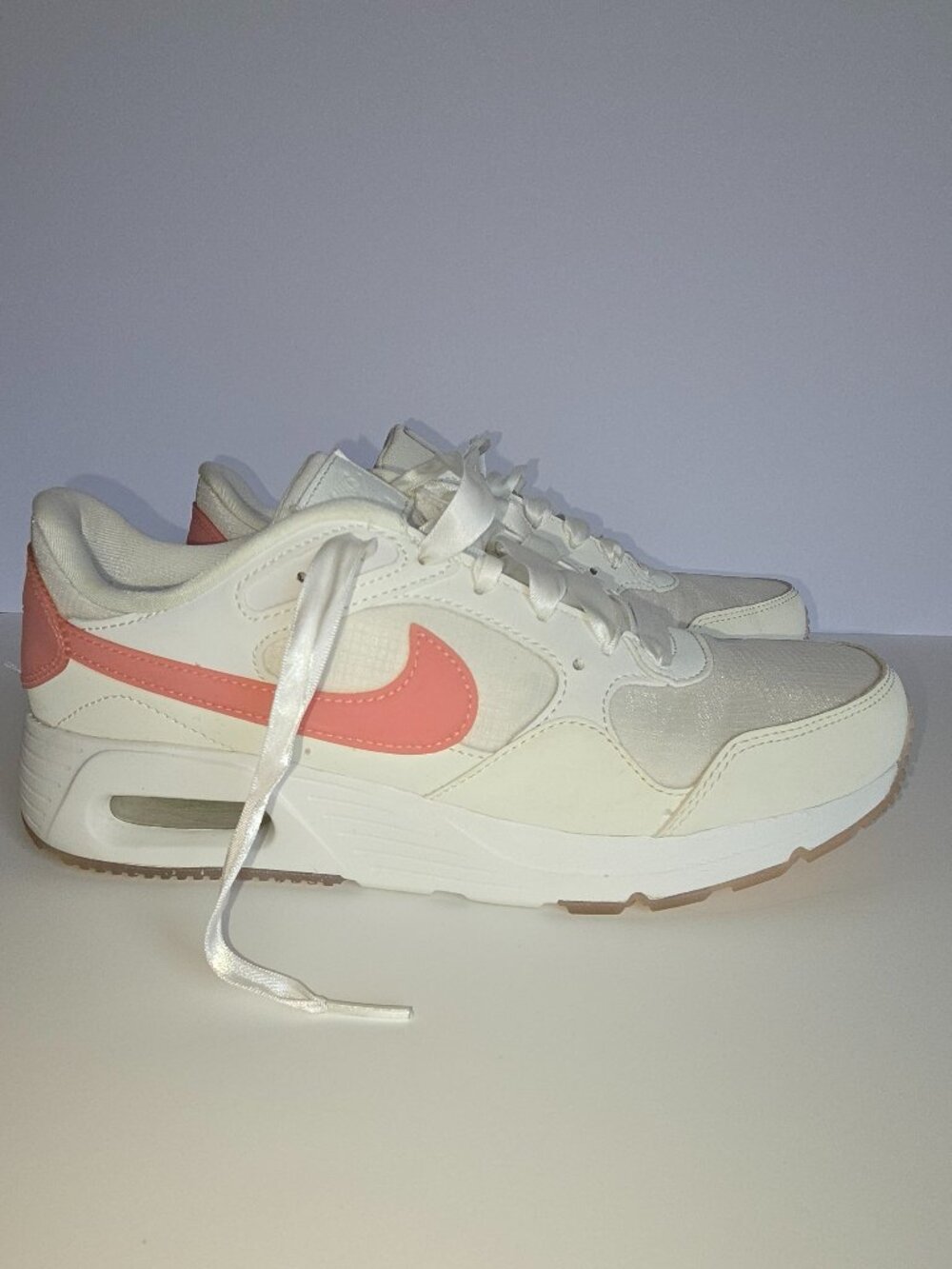 Nike sz9 Air Max White and Pink shoes